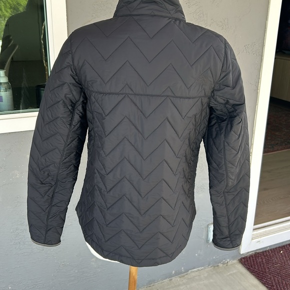 North Face Quilted Jacket - Picture 4 of 11